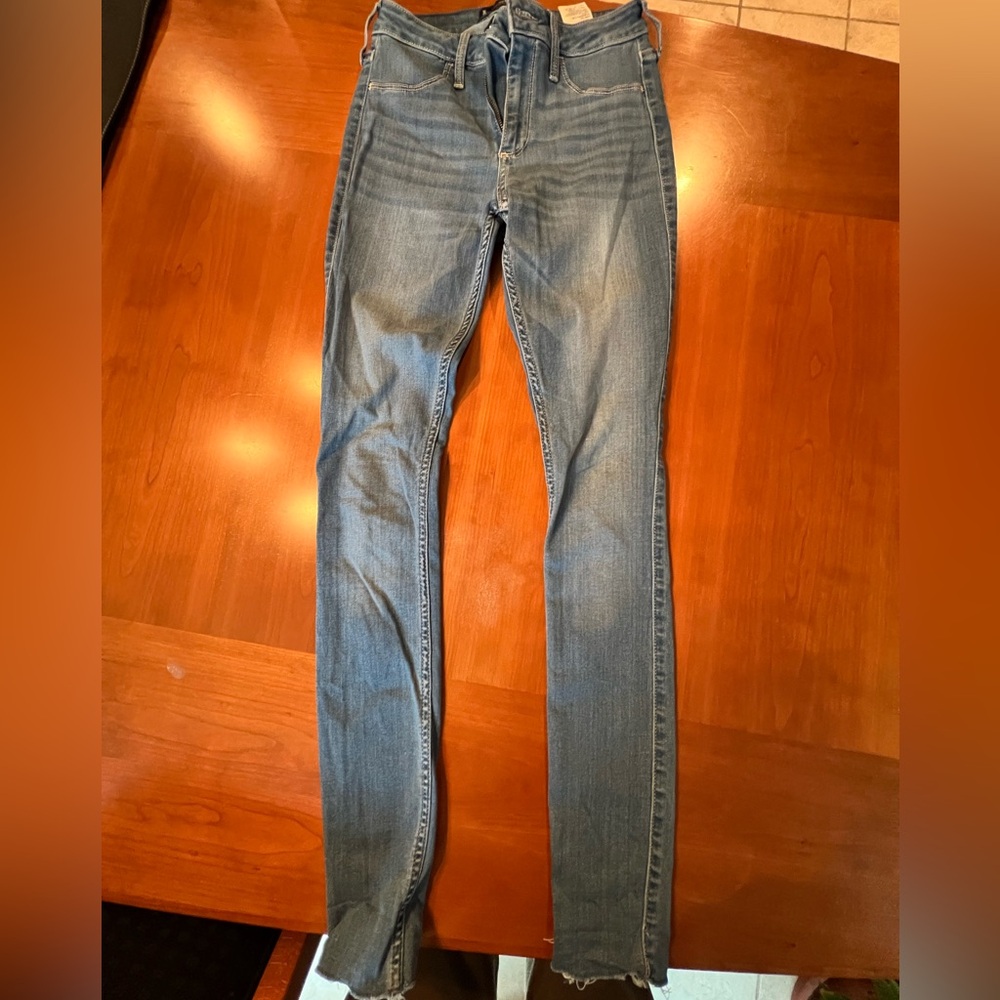 Blue American Eagle jeans, 3 long